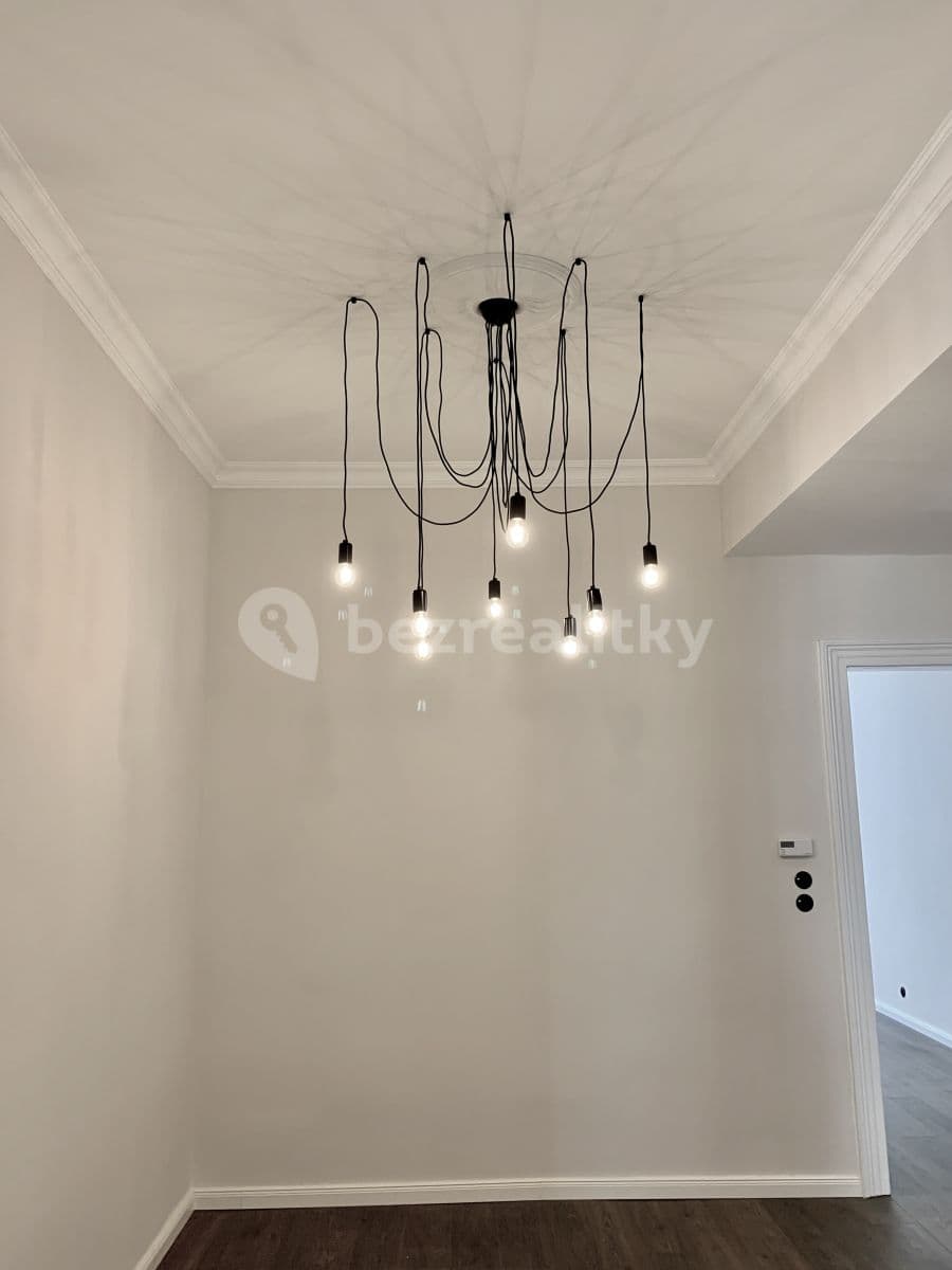 Prenájom bytu 2-izbový 66 m², Štefánikova, Praha, Praha Prenájom bytu 2-izbový 66 m², Štefánikova, Praha, Praha