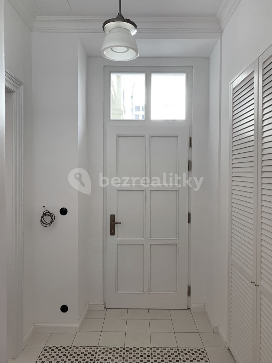 Prenájom bytu 2-izbový 66 m², Štefánikova, Praha, Praha Prenájom bytu 2-izbový 66 m², Štefánikova, Praha, Praha