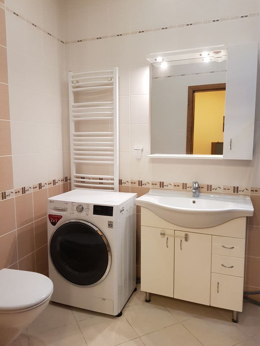 Predaj bytu 3-izbový 85 m², Moravská, Karlovy Vary, Karlovarský kraj Predaj bytu 3-izbový 85 m², Moravská, Karlovy Vary, Karlovarský kraj