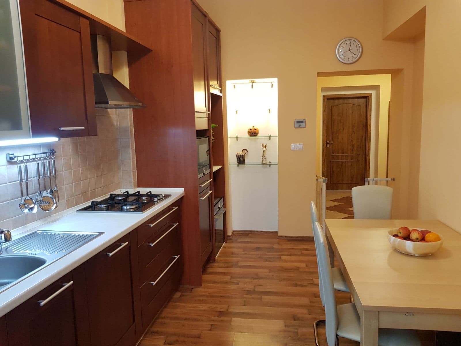 Predaj bytu 3-izbový 85 m², Moravská, Karlovy Vary, Karlovarský kraj Predaj bytu 3-izbový 85 m², Moravská, Karlovy Vary, Karlovarský kraj