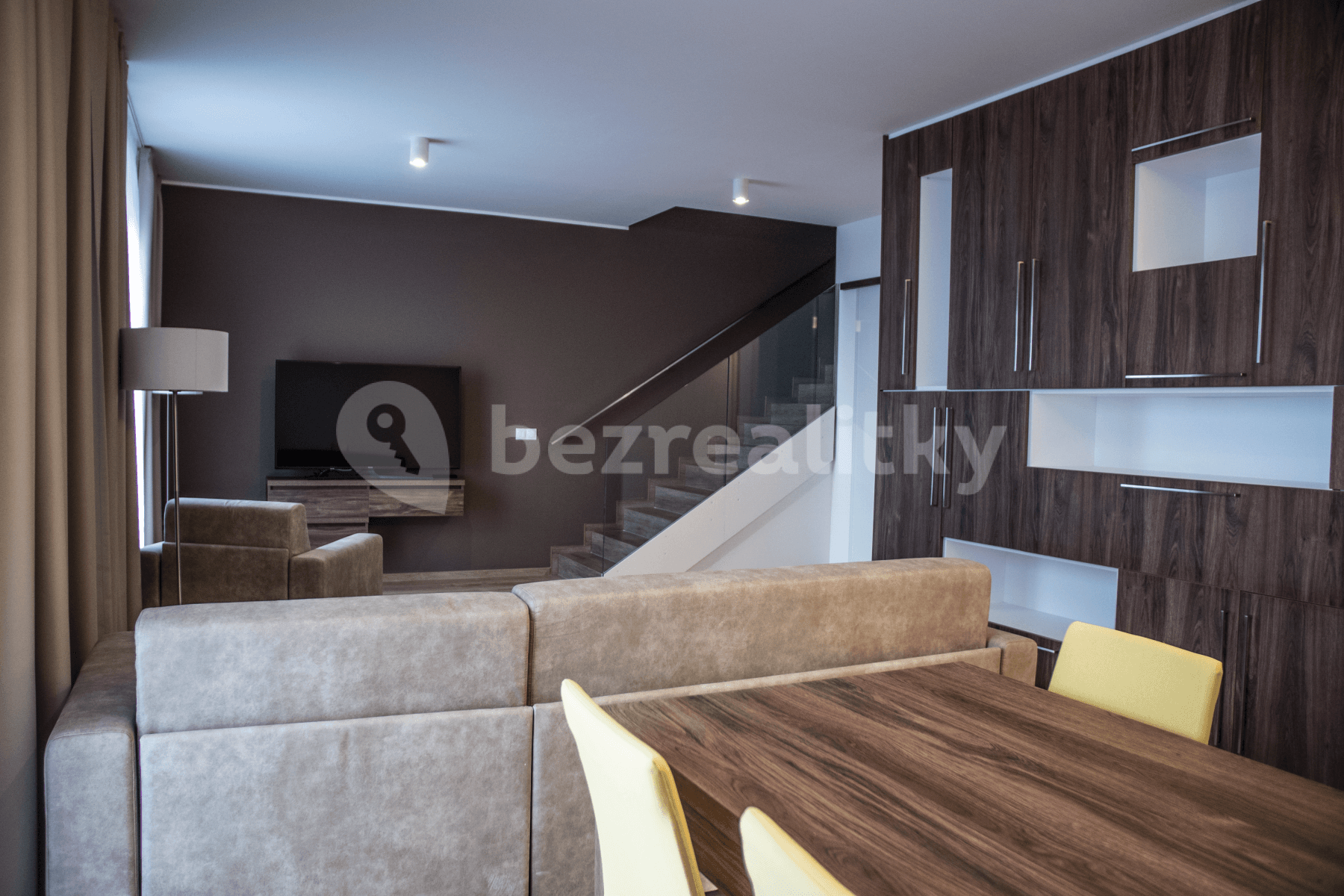 Prenájom bytu 3-izbový 99 m², Mukařovského, Praha, Praha Prenájom bytu 3-izbový 99 m², Mukařovského, Praha, Praha