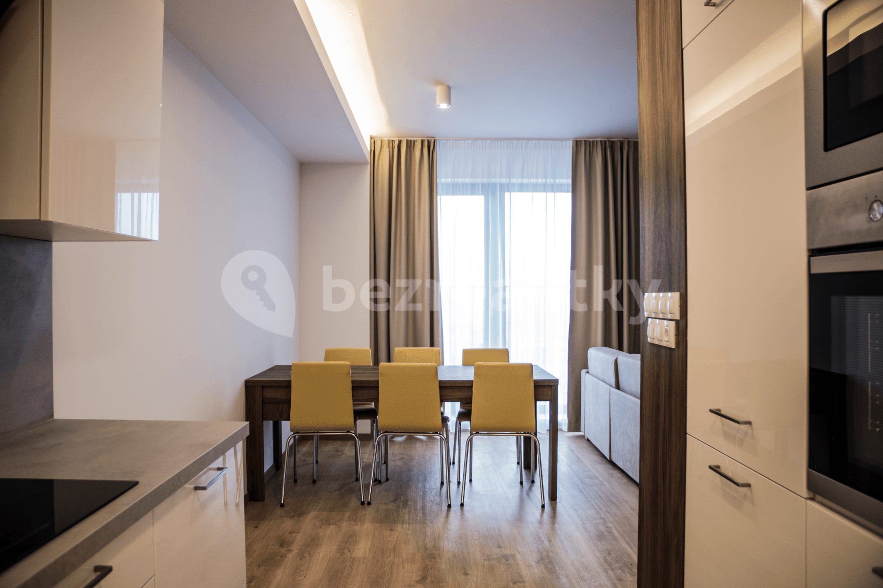 Prenájom bytu 3-izbový 99 m², Mukařovského, Praha, Praha Prenájom bytu 3-izbový 99 m², Mukařovského, Praha, Praha