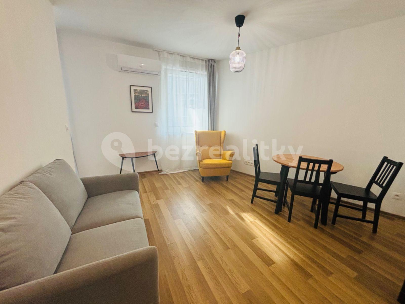 Prenájom bytu 2-izbový 45 m², Mickiewiczova, Bratislava - mestská časť Staré Mesto, Bratislavský kraj