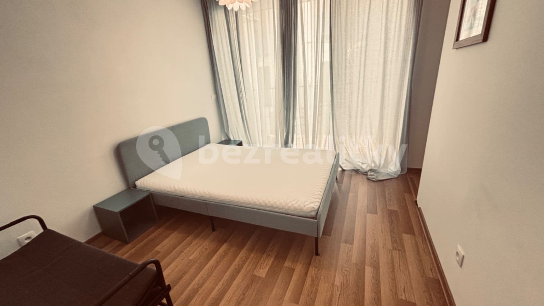 Prenájom bytu 2-izbový 45 m², Mickiewiczova, Bratislava - mestská časť Staré Mesto, Bratislavský kraj Prenájom bytu 2-izbový 45 m², Mickiewiczova, Bratislava - mestská časť Staré Mesto, Bratislavský kraj