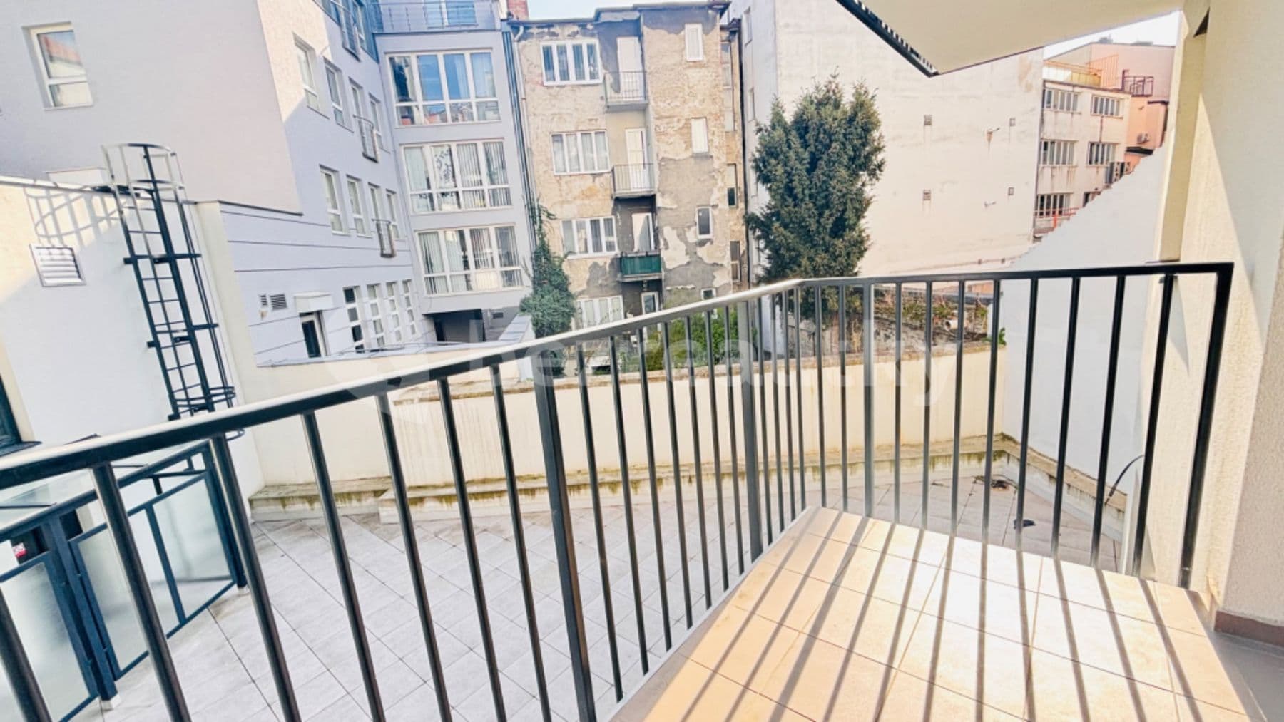 Prenájom bytu 2-izbový 45 m², Mickiewiczova, Bratislava - mestská časť Staré Mesto, Bratislavský kraj Prenájom bytu 2-izbový 45 m², Mickiewiczova, Bratislava - mestská časť Staré Mesto, Bratislavský kraj