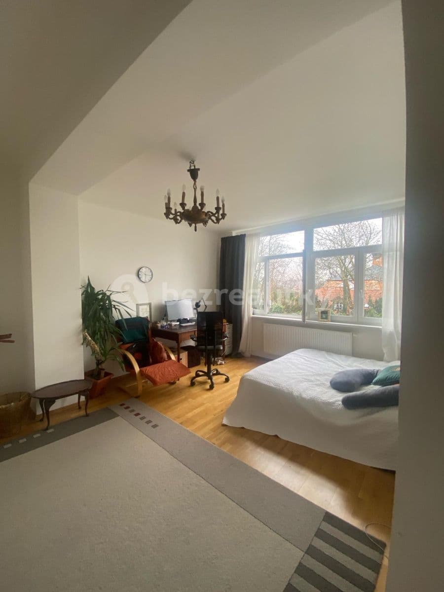 Prenájom bytu 2-izbový 75 m², Pod Hájem, Praha, Praha Prenájom bytu 2-izbový 75 m², Pod Hájem, Praha, Praha