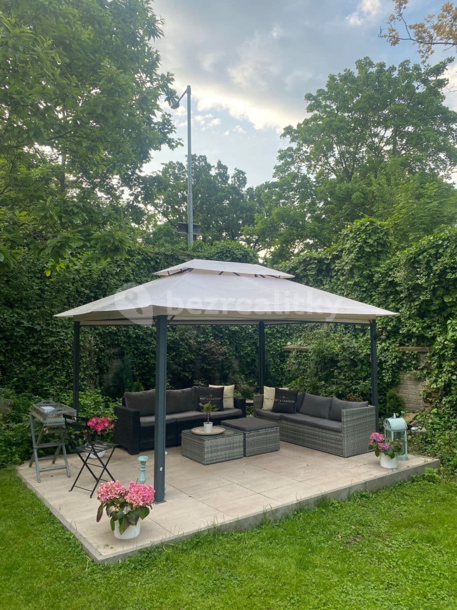 Prenájom bytu 2-izbový 75 m², Pod Hájem, Praha, Praha Prenájom bytu 2-izbový 75 m², Pod Hájem, Praha, Praha