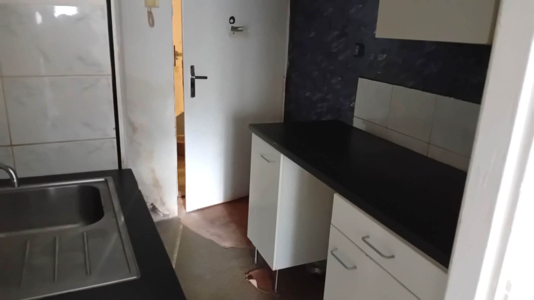 Prenájom nebytového priestoru 28 m², Kouřimská, Praha, Praha Prenájom nebytového priestoru 28 m², Kouřimská, Praha, Praha