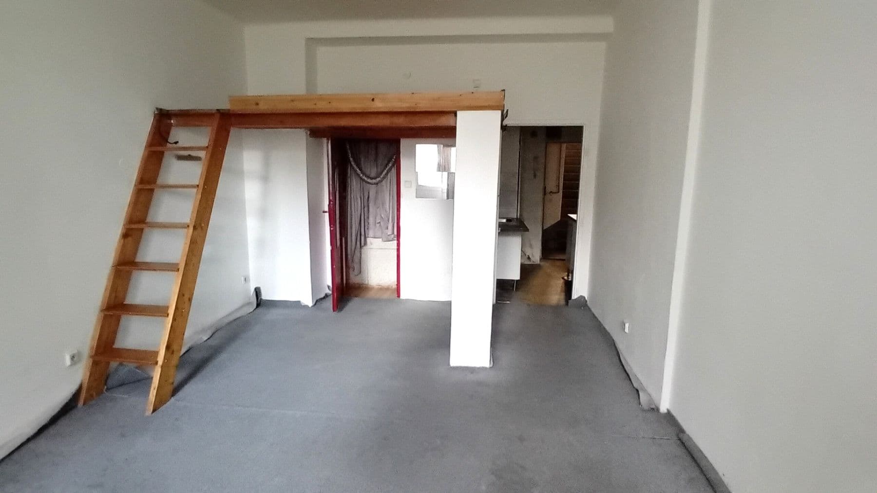 Prenájom nebytového priestoru 28 m², Kouřimská, Praha, Praha Prenájom nebytového priestoru 28 m², Kouřimská, Praha, Praha