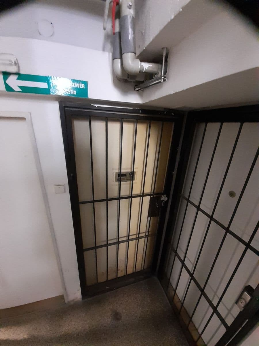 Prenájom nebytového priestoru 28 m², Kouřimská, Praha, Praha Prenájom nebytového priestoru 28 m², Kouřimská, Praha, Praha