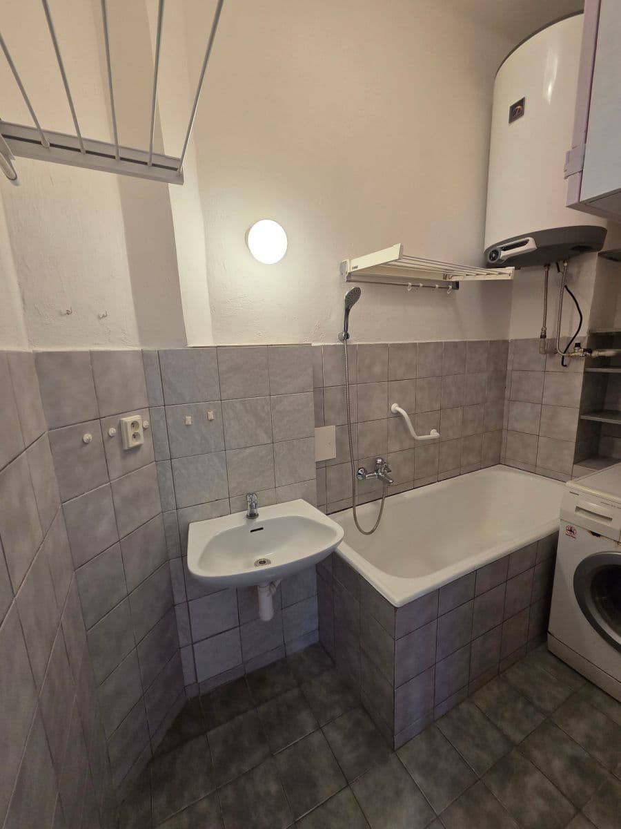 Prenájom bytu 2-izbový 53 m², Krásova, Praha, Praha Prenájom bytu 2-izbový 53 m², Krásova, Praha, Praha