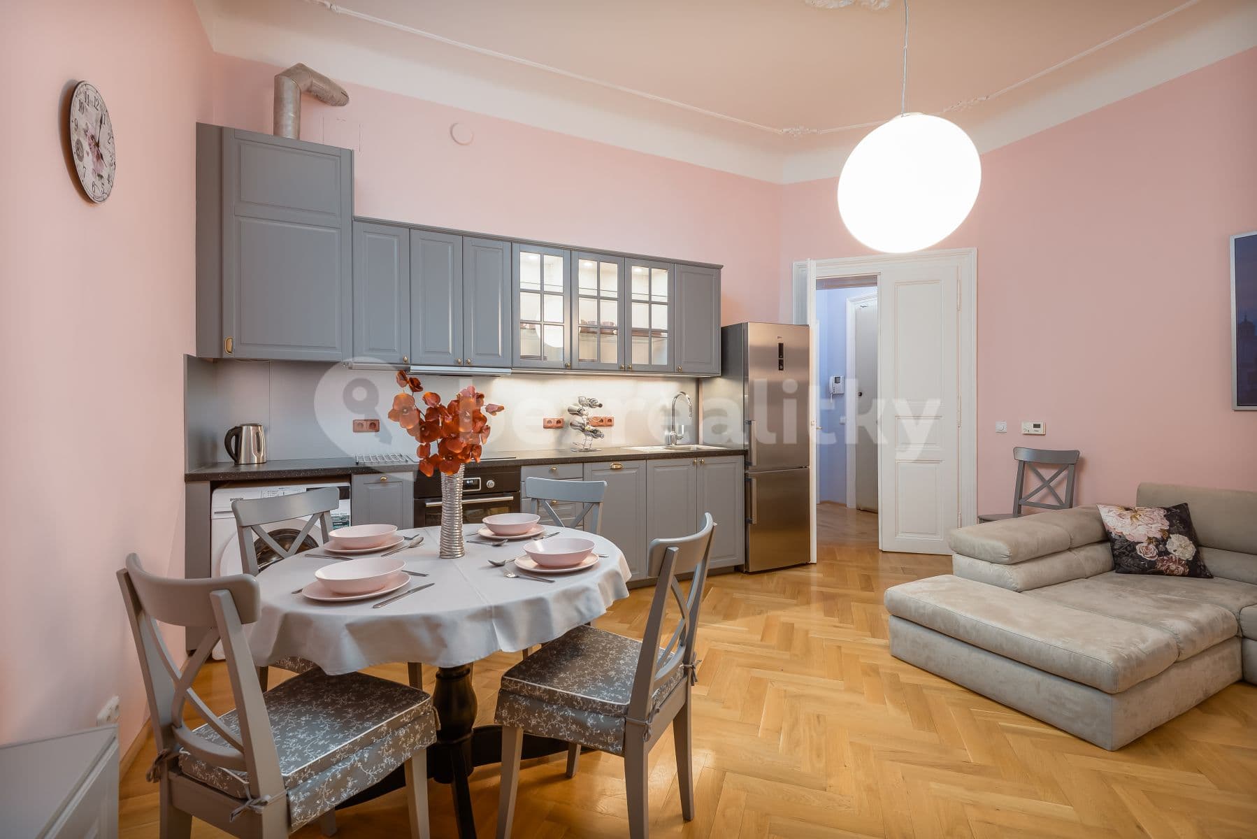 Prenájom bytu 2-izbový 49 m², Řeznická, Praha, Praha Prenájom bytu 2-izbový 49 m², Řeznická, Praha, Praha