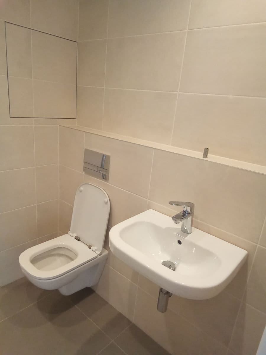 Prenájom bytu 2-izbový 45 m², Karla Čapka, Unhošť, Středočeský kraj Prenájom bytu 2-izbový 45 m², Karla Čapka, Unhošť, Středočeský kraj