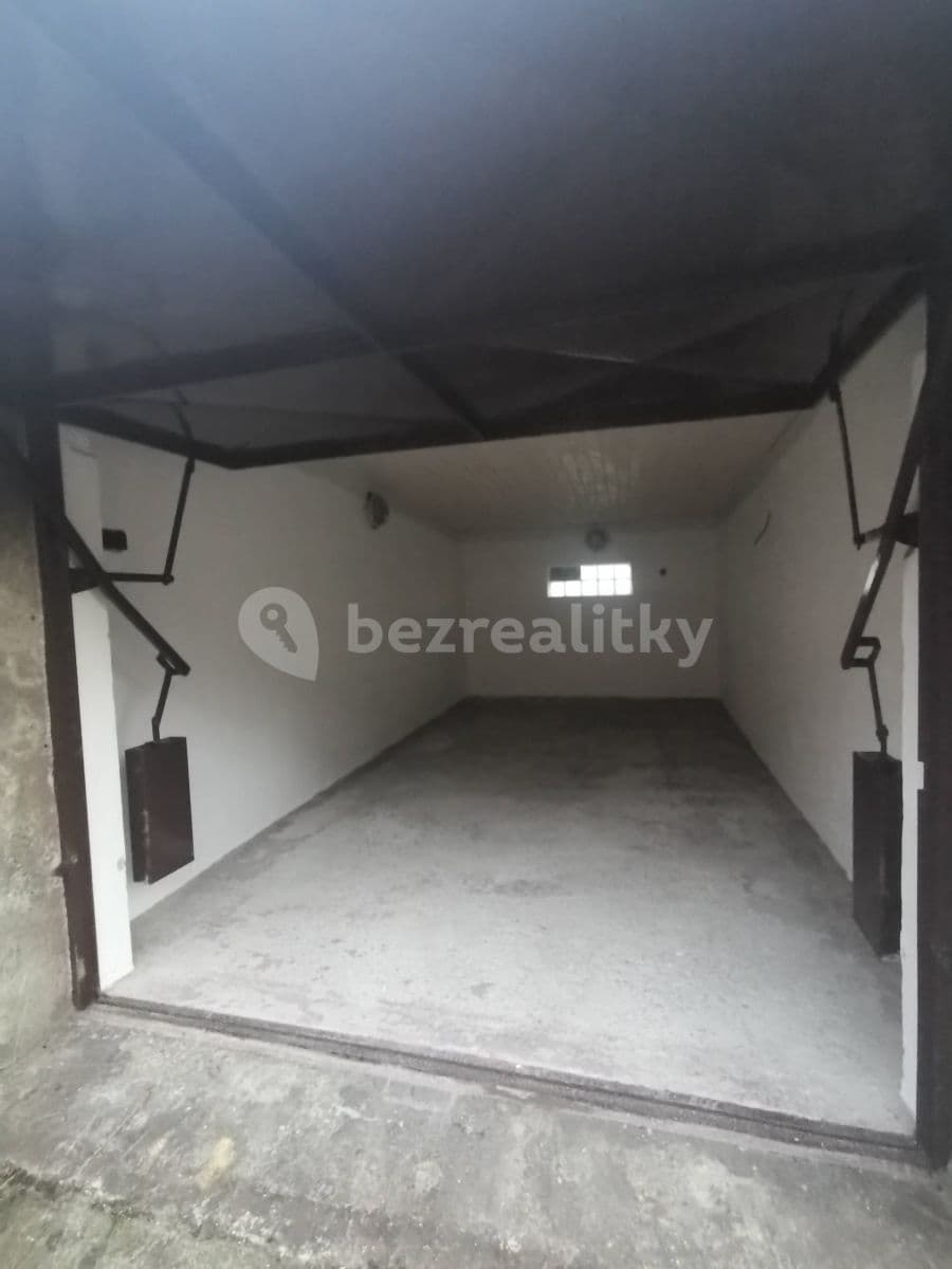 Prenájom garáže 25 m², Ostrava, Moravskoslezský kraj Prenájom garáže 25 m², Ostrava, Moravskoslezský kraj