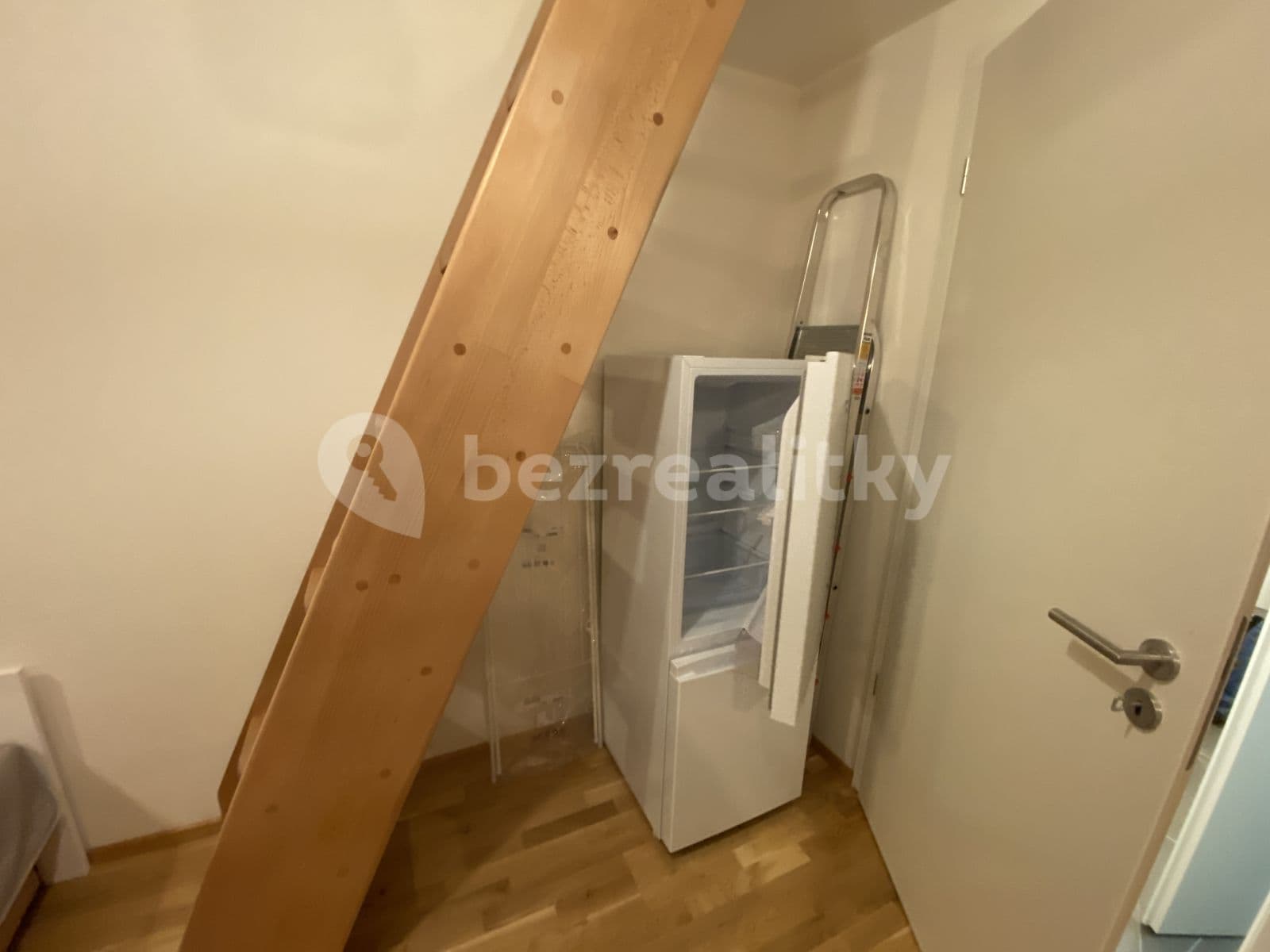 Prenájom bytu 1-izbový 30 m², Legerova, Praha, Praha Prenájom bytu 1-izbový 30 m², Legerova, Praha, Praha