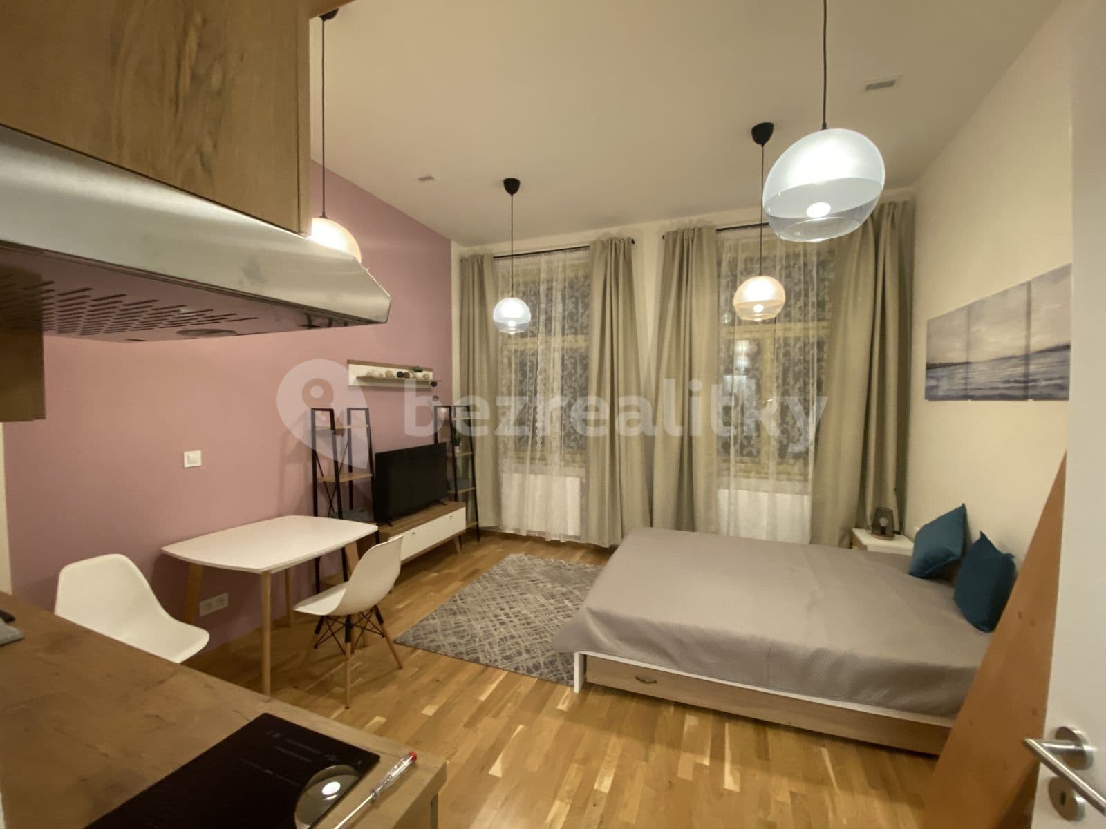 Prenájom bytu 1-izbový 30 m², Legerova, Praha, Praha Prenájom bytu 1-izbový 30 m², Legerova, Praha, Praha