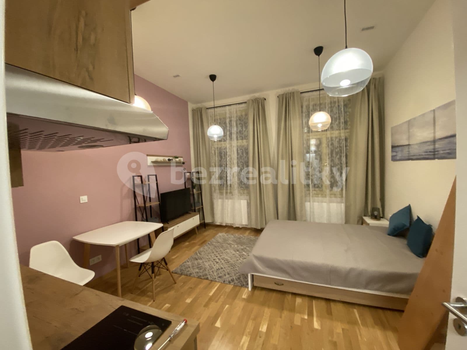 Prenájom bytu 1-izbový 30 m², Legerova, Praha, Praha Prenájom bytu 1-izbový 30 m², Legerova, Praha, Praha