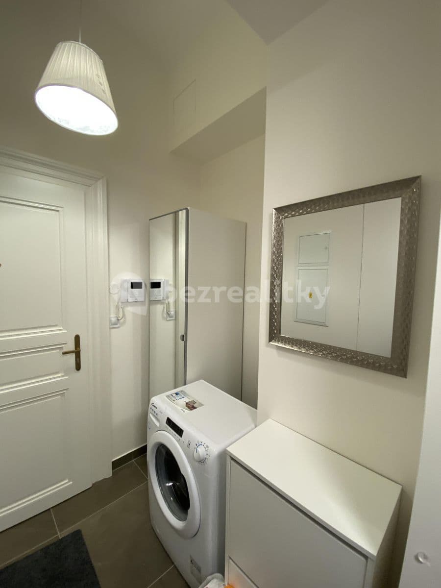 Prenájom bytu 1-izbový 30 m², Legerova, Praha, Praha Prenájom bytu 1-izbový 30 m², Legerova, Praha, Praha