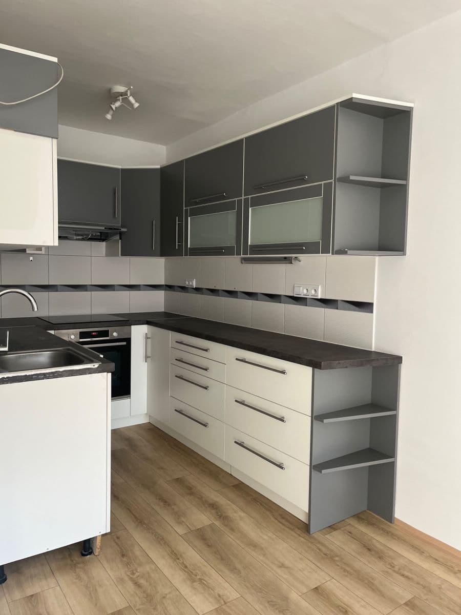 Prenájom bytu 2-izbový 51 m², Pod Saharou, Libčice nad Vltavou, Středočeský kraj Prenájom bytu 2-izbový 51 m², Pod Saharou, Libčice nad Vltavou, Středočeský kraj