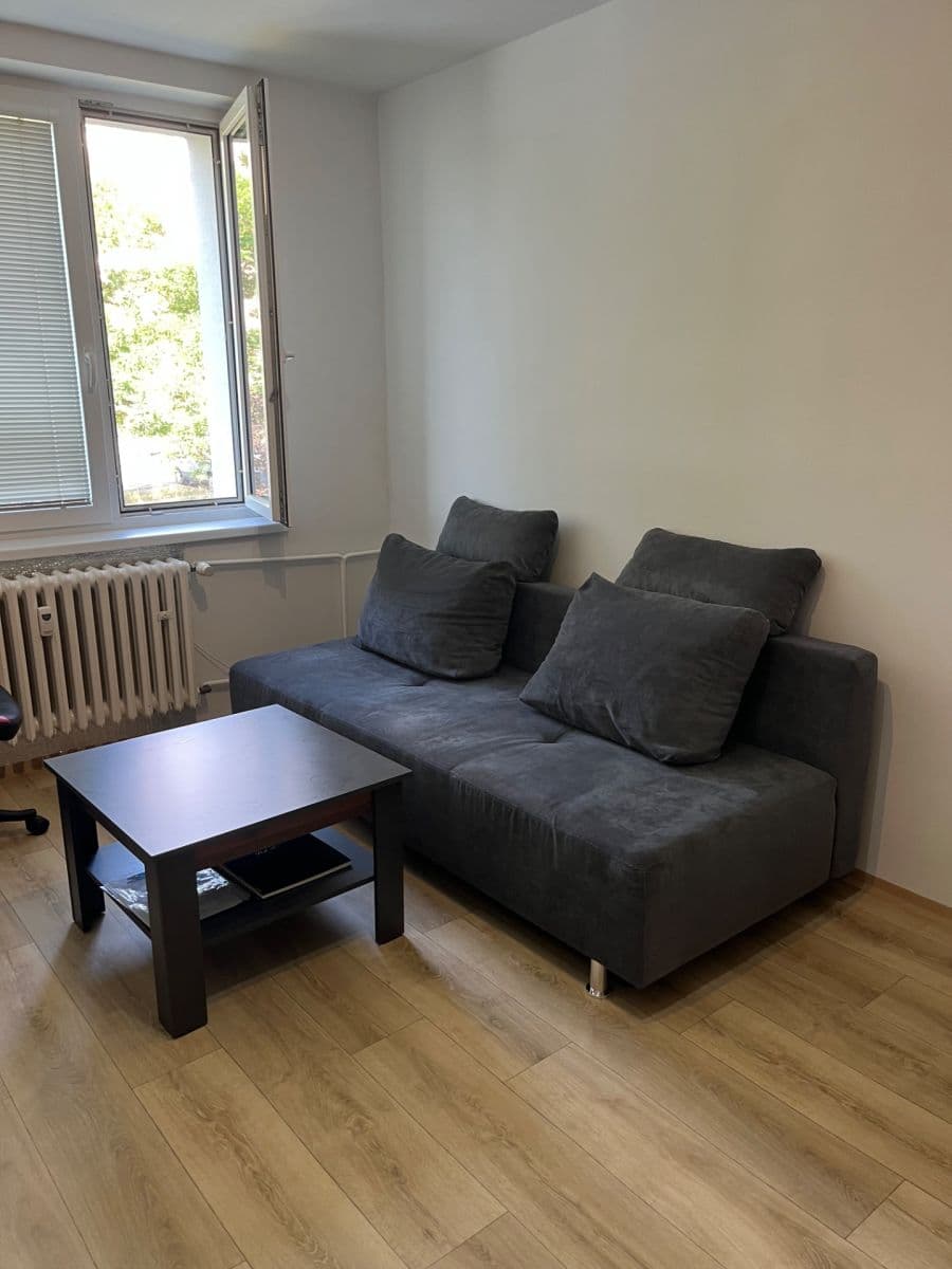 Prenájom bytu 2-izbový 51 m², Pod Saharou, Libčice nad Vltavou, Středočeský kraj Prenájom bytu 2-izbový 51 m², Pod Saharou, Libčice nad Vltavou, Středočeský kraj