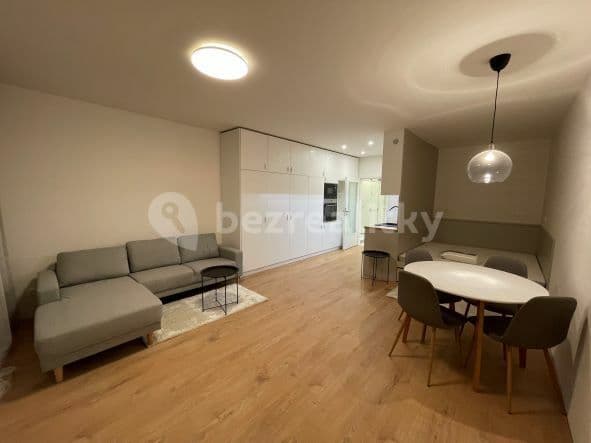 Prenájom bytu 1-izbový 40 m², Buková, Jihlava, Kraj Vysočina Prenájom bytu 1-izbový 40 m², Buková, Jihlava, Kraj Vysočina