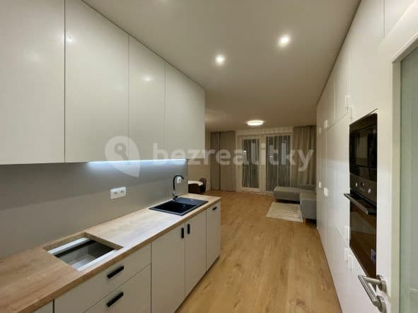 Prenájom bytu 1-izbový 40 m², Buková, Jihlava, Kraj Vysočina Prenájom bytu 1-izbový 40 m², Buková, Jihlava, Kraj Vysočina