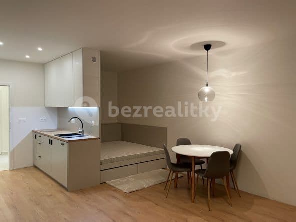 Prenájom bytu 1-izbový 40 m², Buková, Jihlava, Kraj Vysočina Prenájom bytu 1-izbový 40 m², Buková, Jihlava, Kraj Vysočina