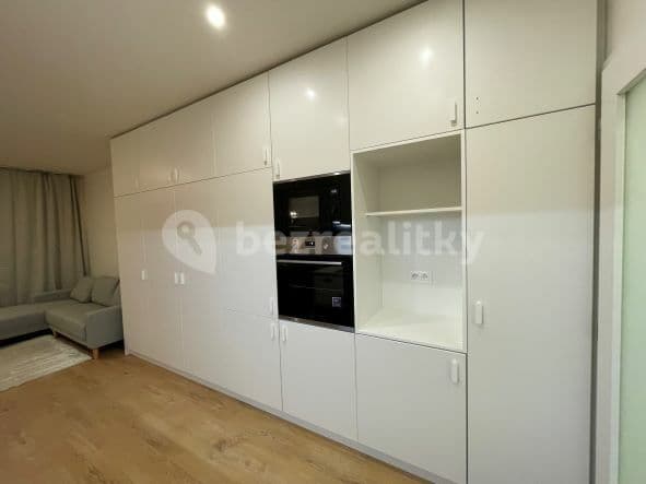 Prenájom bytu 1-izbový 40 m², Buková, Jihlava, Kraj Vysočina Prenájom bytu 1-izbový 40 m², Buková, Jihlava, Kraj Vysočina