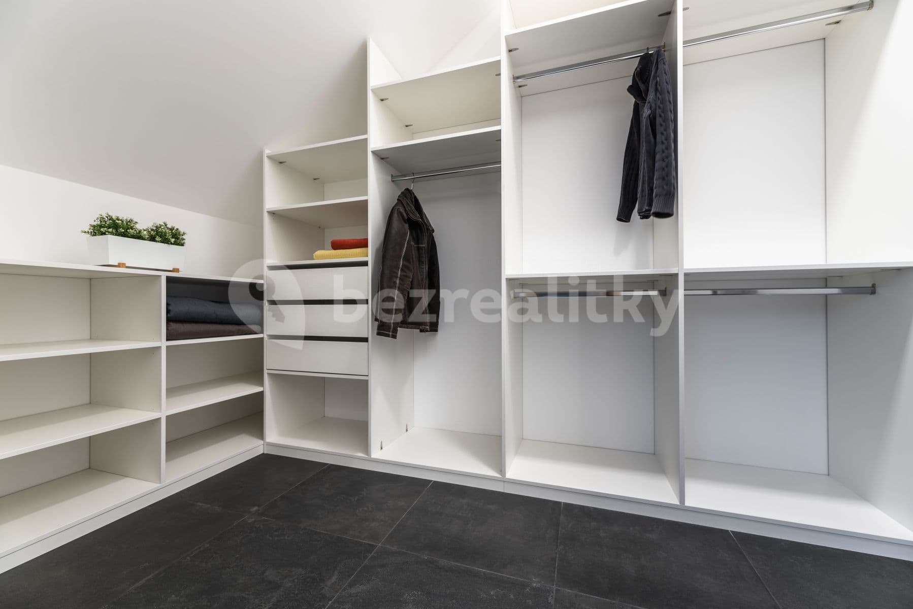 Prenájom bytu 2-izbový 99 m², Francouzská, Praha, Praha Prenájom bytu 2-izbový 99 m², Francouzská, Praha, Praha