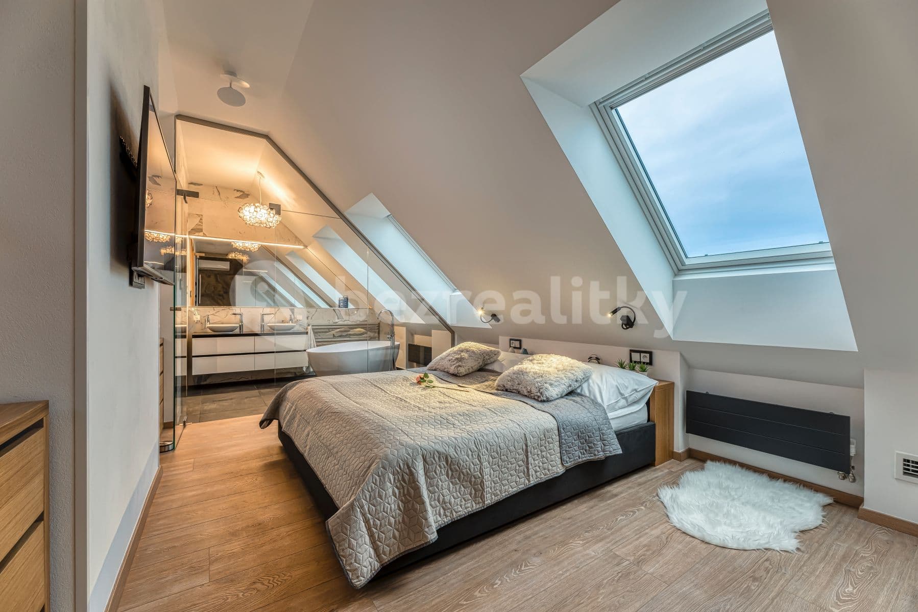 Prenájom bytu 2-izbový 99 m², Francouzská, Praha, Praha Prenájom bytu 2-izbový 99 m², Francouzská, Praha, Praha