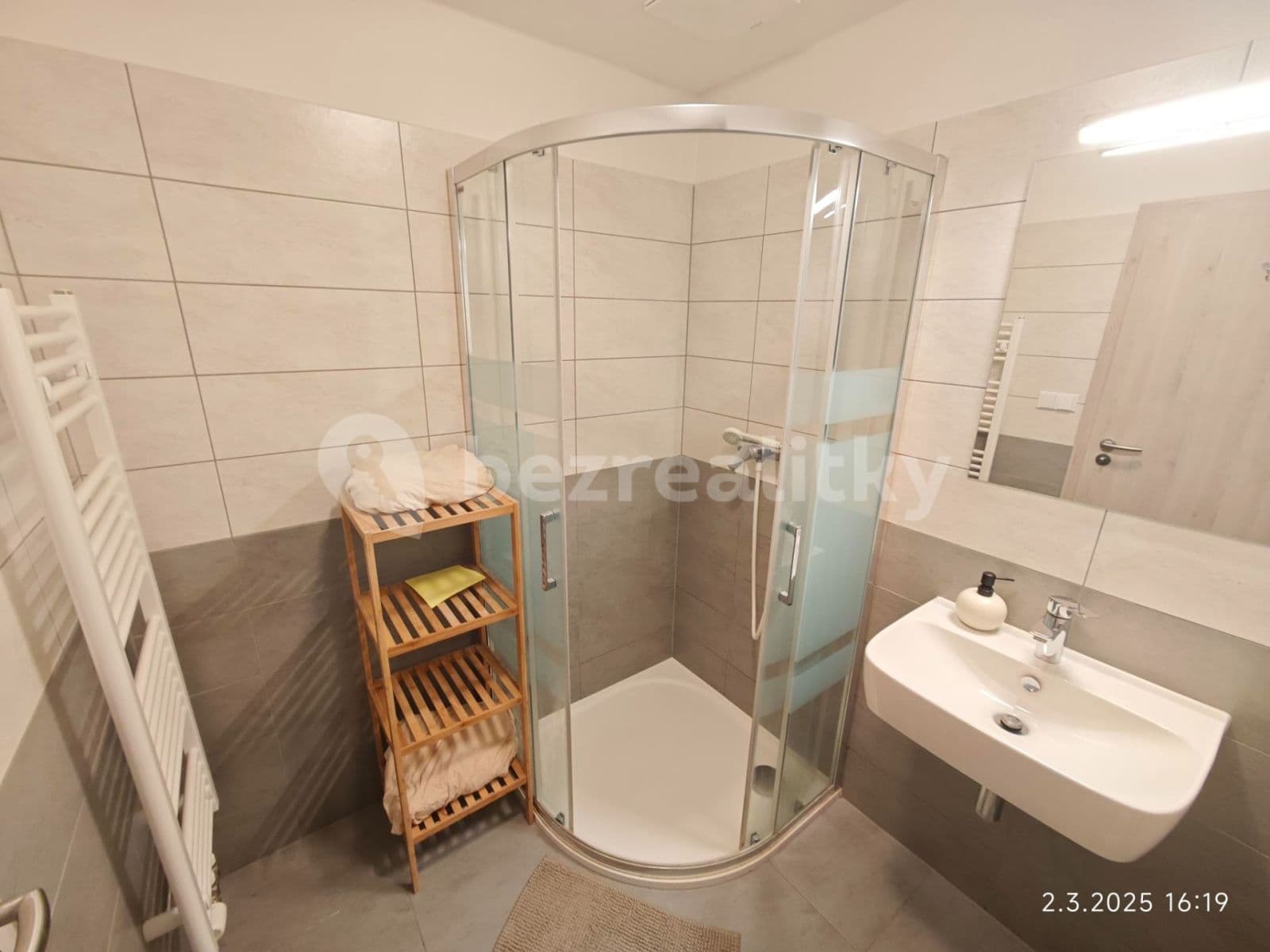 Prenájom bytu 3-izbový 51 m², Želetická, Praha, Praha Prenájom bytu 3-izbový 51 m², Želetická, Praha, Praha