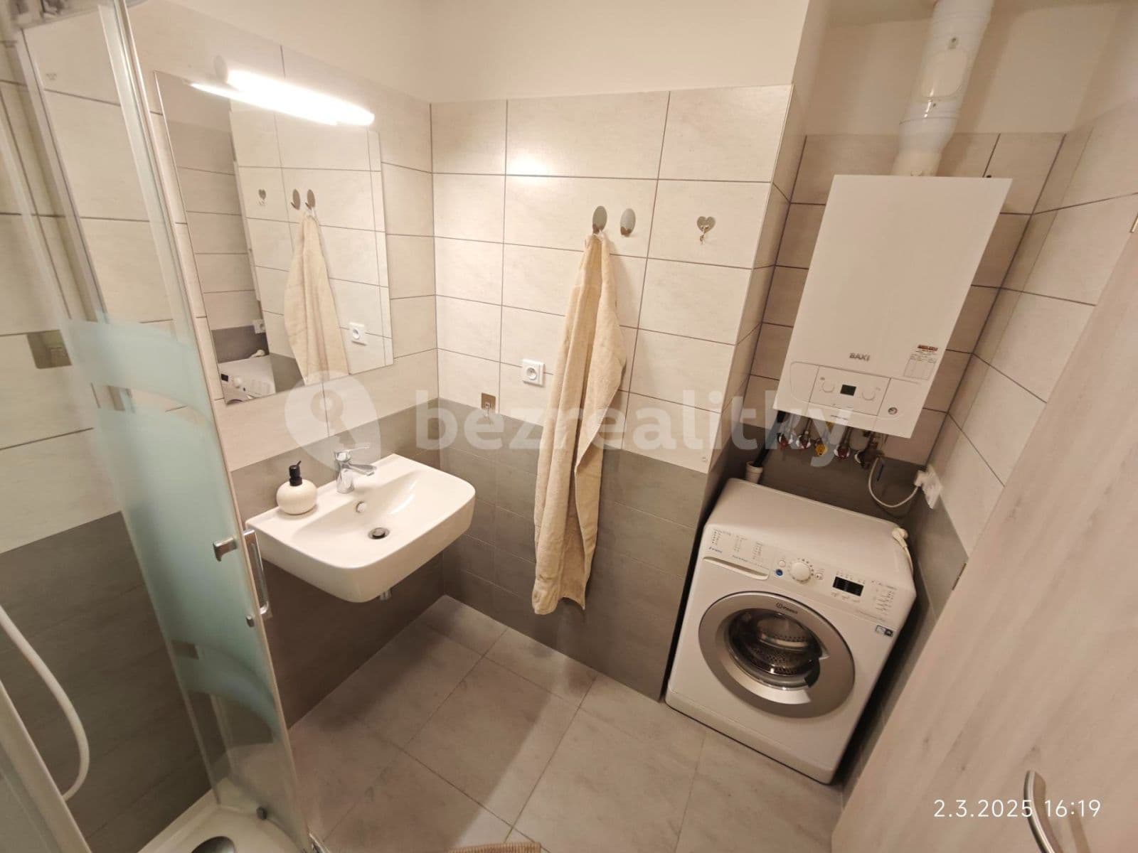 Prenájom bytu 3-izbový 51 m², Želetická, Praha, Praha Prenájom bytu 3-izbový 51 m², Želetická, Praha, Praha