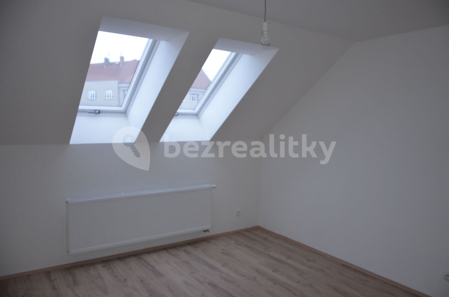 Prenájom bytu 2-izbový 60 m², Palackého nám., Sadská, Středočeský kraj Prenájom bytu 2-izbový 60 m², Palackého nám., Sadská, Středočeský kraj