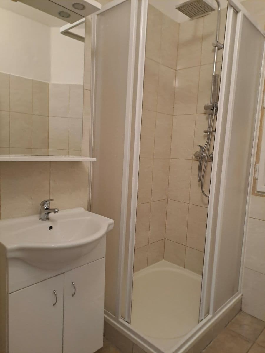 Prenájom bytu 2-izbový 74 m², Sokolovská, Praha, Praha Prenájom bytu 2-izbový 74 m², Sokolovská, Praha, Praha