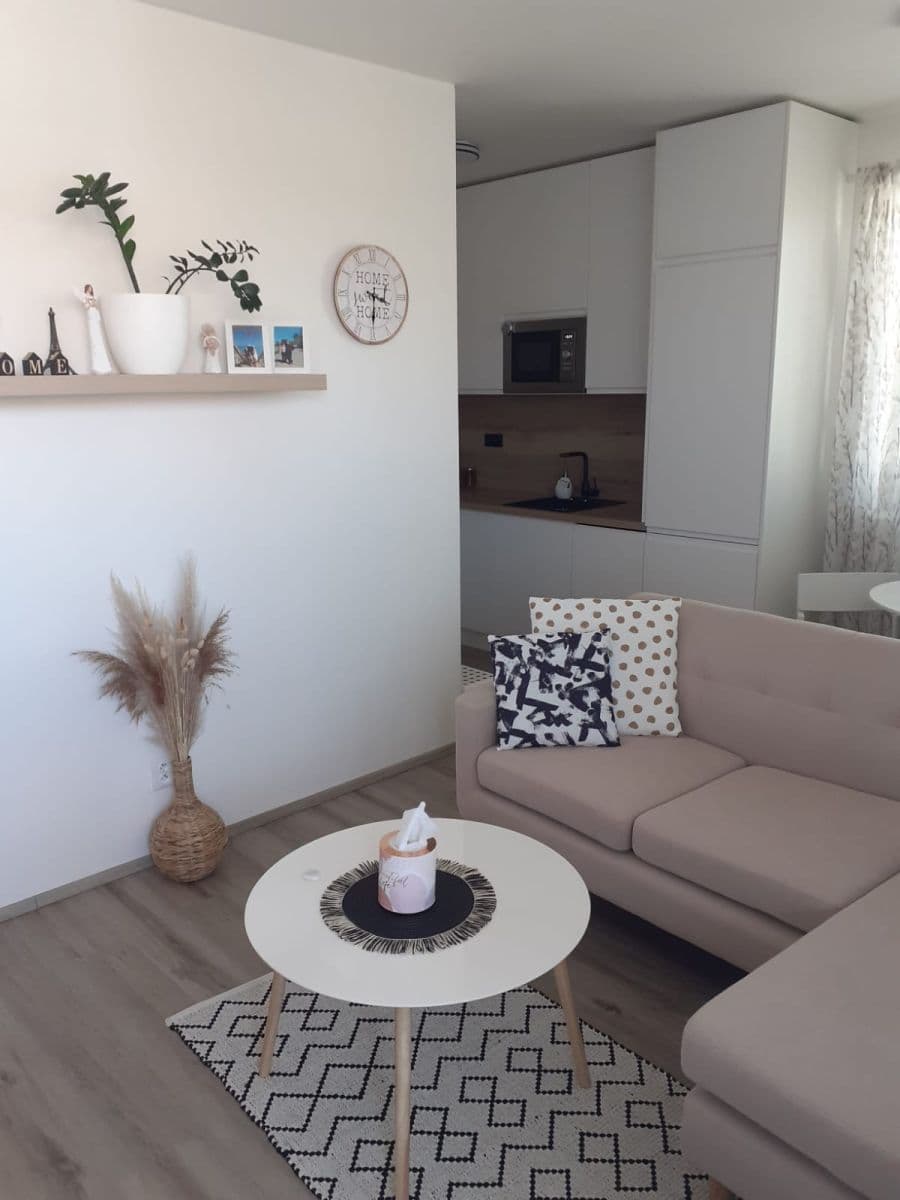 Prenájom bytu 2-izbový 66 m², Želetická, Praha, Praha Prenájom bytu 2-izbový 66 m², Želetická, Praha, Praha