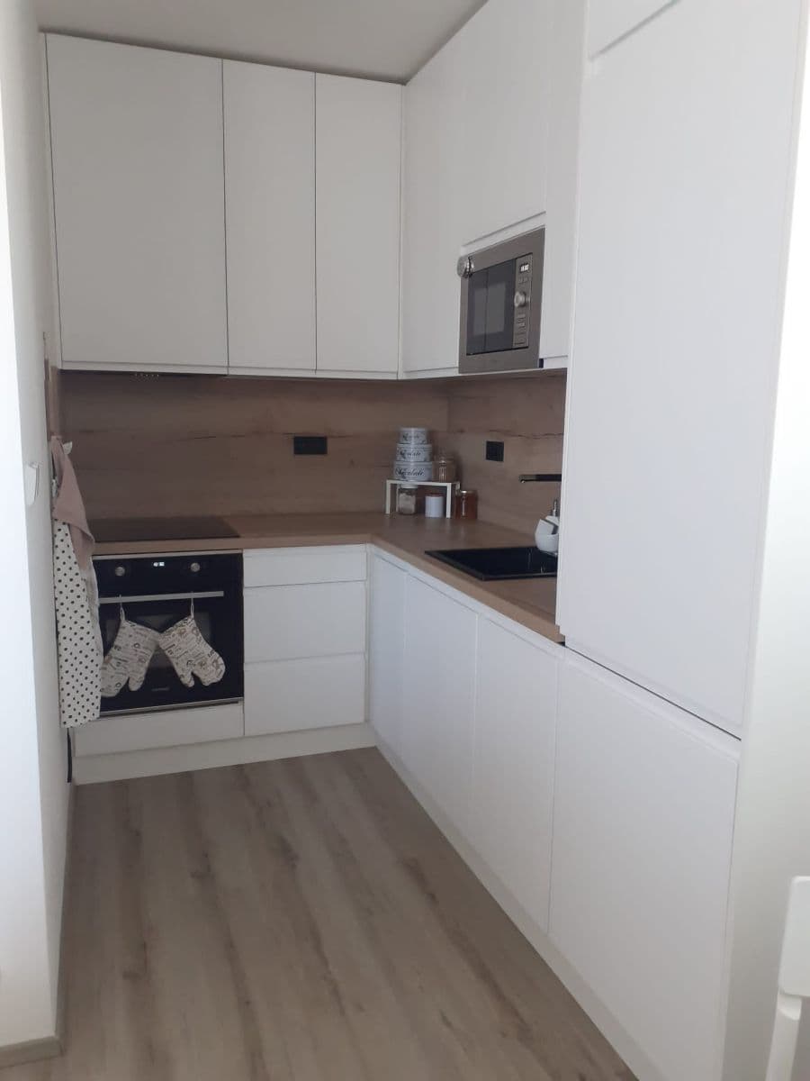 Prenájom bytu 2-izbový 66 m², Želetická, Praha, Praha Prenájom bytu 2-izbový 66 m², Želetická, Praha, Praha