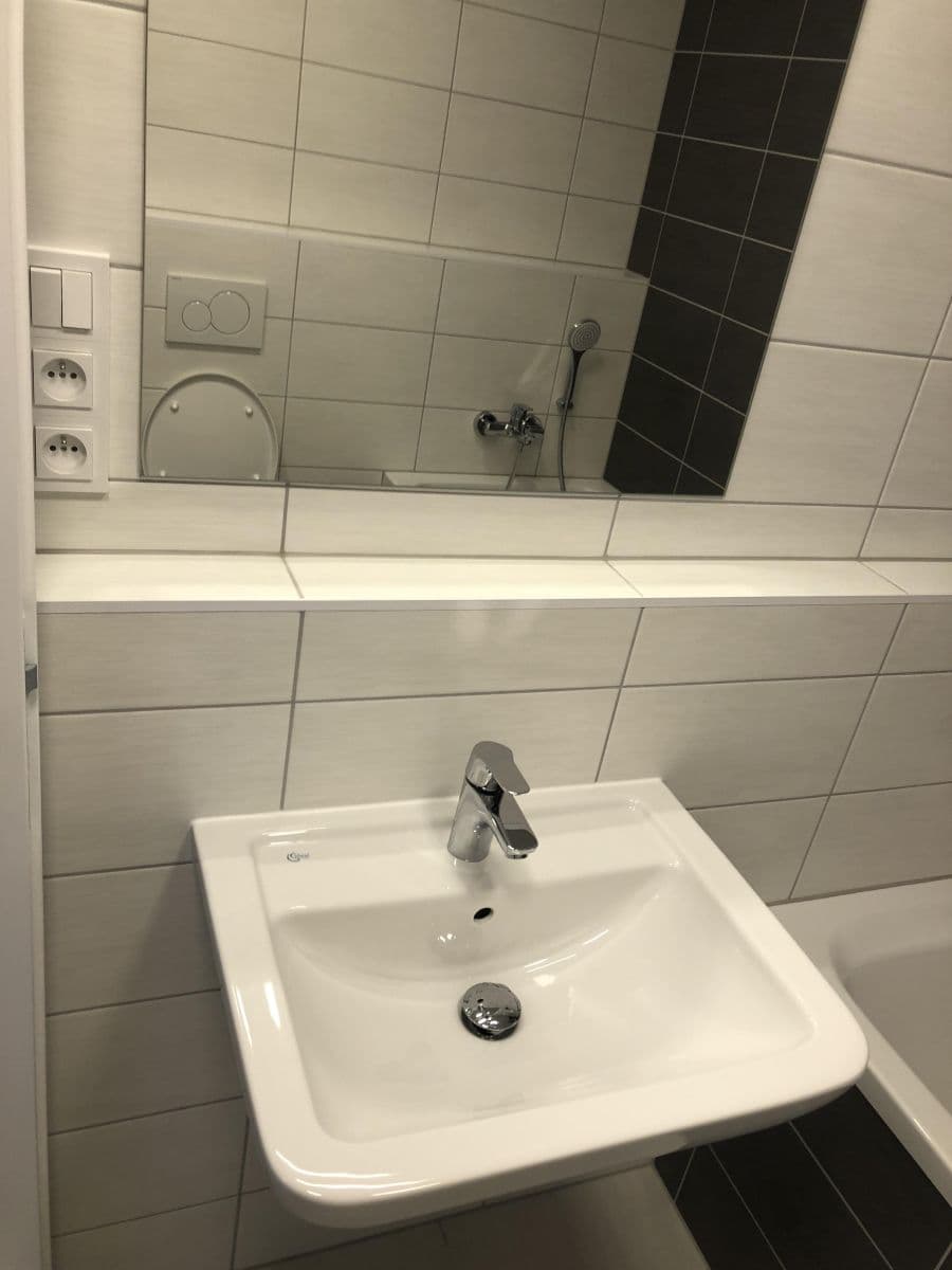 Prenájom bytu 1-izbový 33 m², Za černým mostem, Praha, Praha Prenájom bytu 1-izbový 33 m², Za černým mostem, Praha, Praha