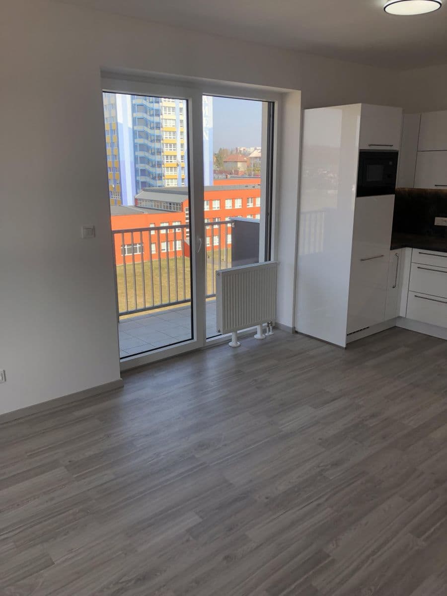 Prenájom bytu 1-izbový 33 m², Za černým mostem, Praha, Praha Prenájom bytu 1-izbový 33 m², Za černým mostem, Praha, Praha