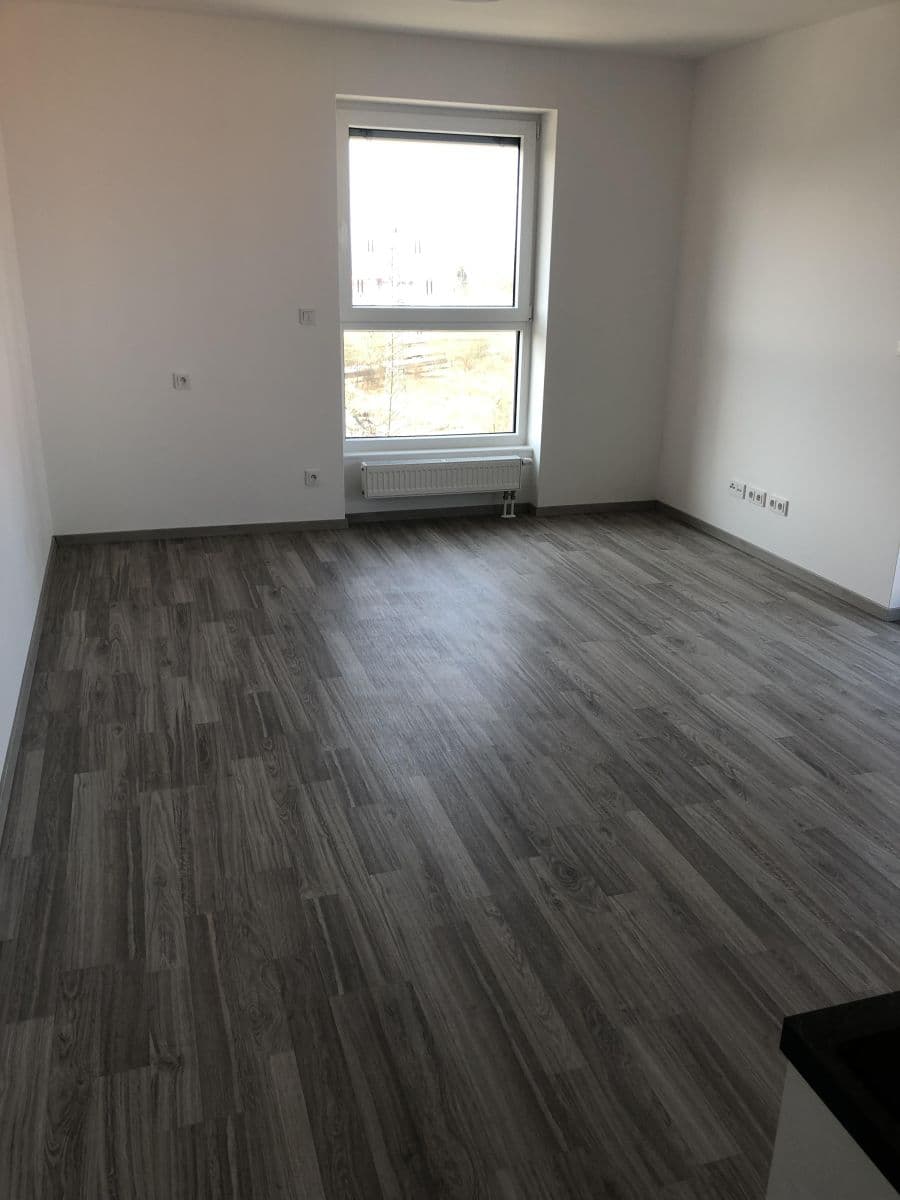 Prenájom bytu 1-izbový 33 m², Za černým mostem, Praha, Praha Prenájom bytu 1-izbový 33 m², Za černým mostem, Praha, Praha