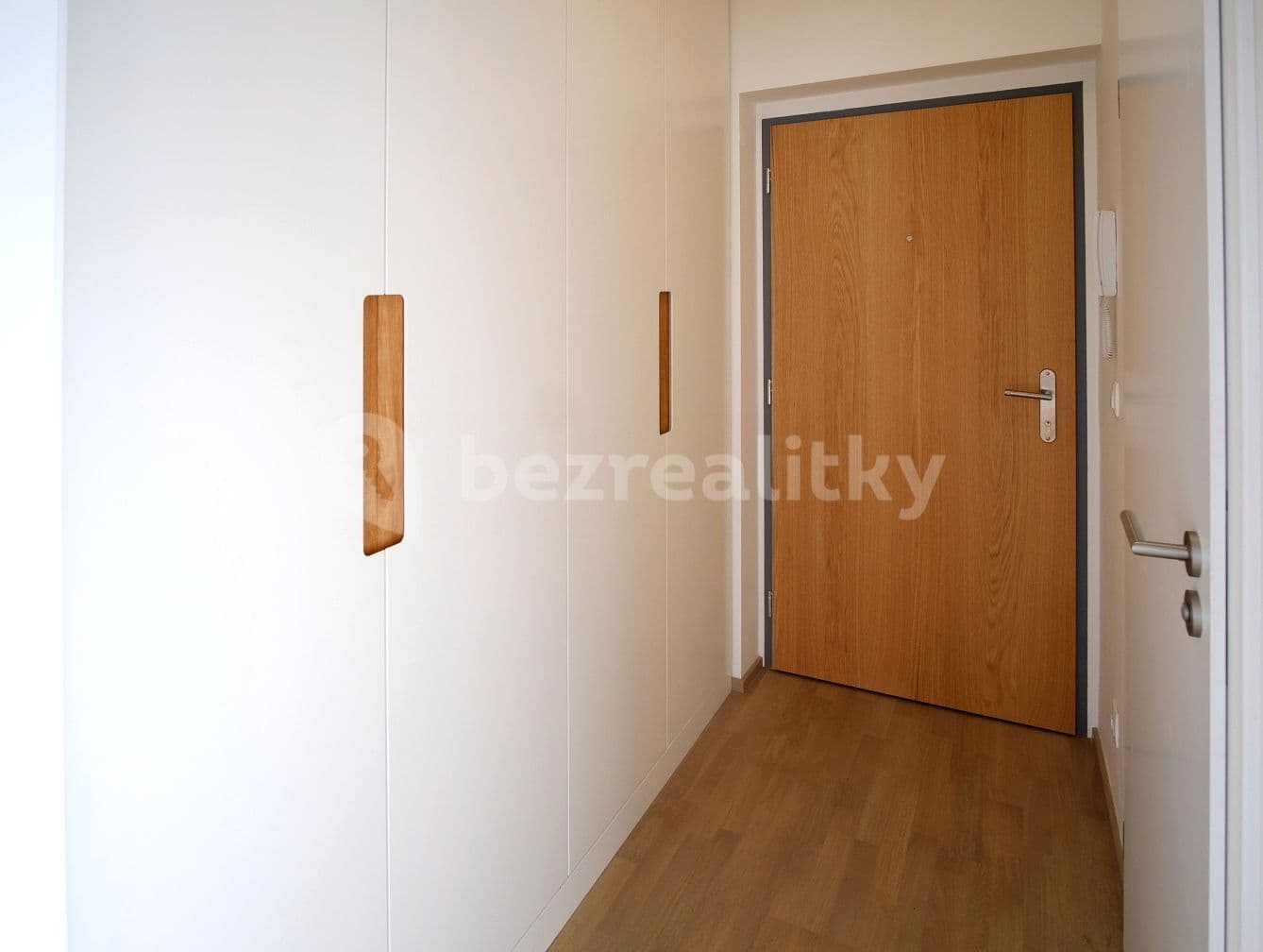 Prenájom bytu 1-izbový 43 m², U Hranic, Praha, Praha Prenájom bytu 1-izbový 43 m², U Hranic, Praha, Praha