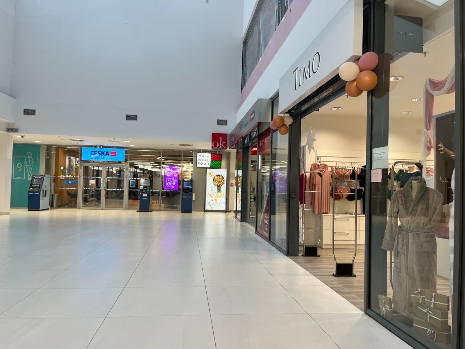 Prenájom nebytového priestoru 105 m², Mukařovského, Praha, Praha Prenájom nebytového priestoru 105 m², Mukařovského, Praha, Praha