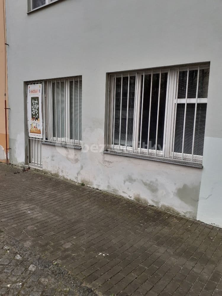 Prenájom nebytového priestoru 40 m², Hollarovo náměstí, Praha, Praha Prenájom nebytového priestoru 40 m², Hollarovo náměstí, Praha, Praha