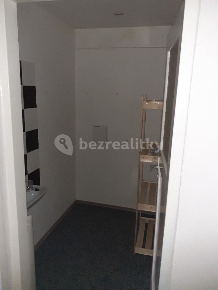 Prenájom nebytového priestoru 40 m², Hollarovo náměstí, Praha, Praha Prenájom nebytového priestoru 40 m², Hollarovo náměstí, Praha, Praha