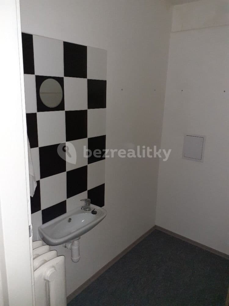 Prenájom nebytového priestoru 40 m², Hollarovo náměstí, Praha, Praha Prenájom nebytového priestoru 40 m², Hollarovo náměstí, Praha, Praha