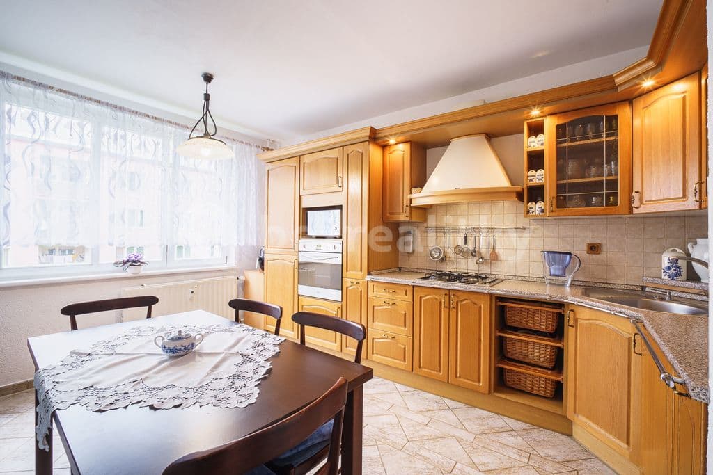 Prenájom bytu 2-izbový 60 m², Lesní, Cheb, Karlovarský kraj Prenájom bytu 2-izbový 60 m², Lesní, Cheb, Karlovarský kraj