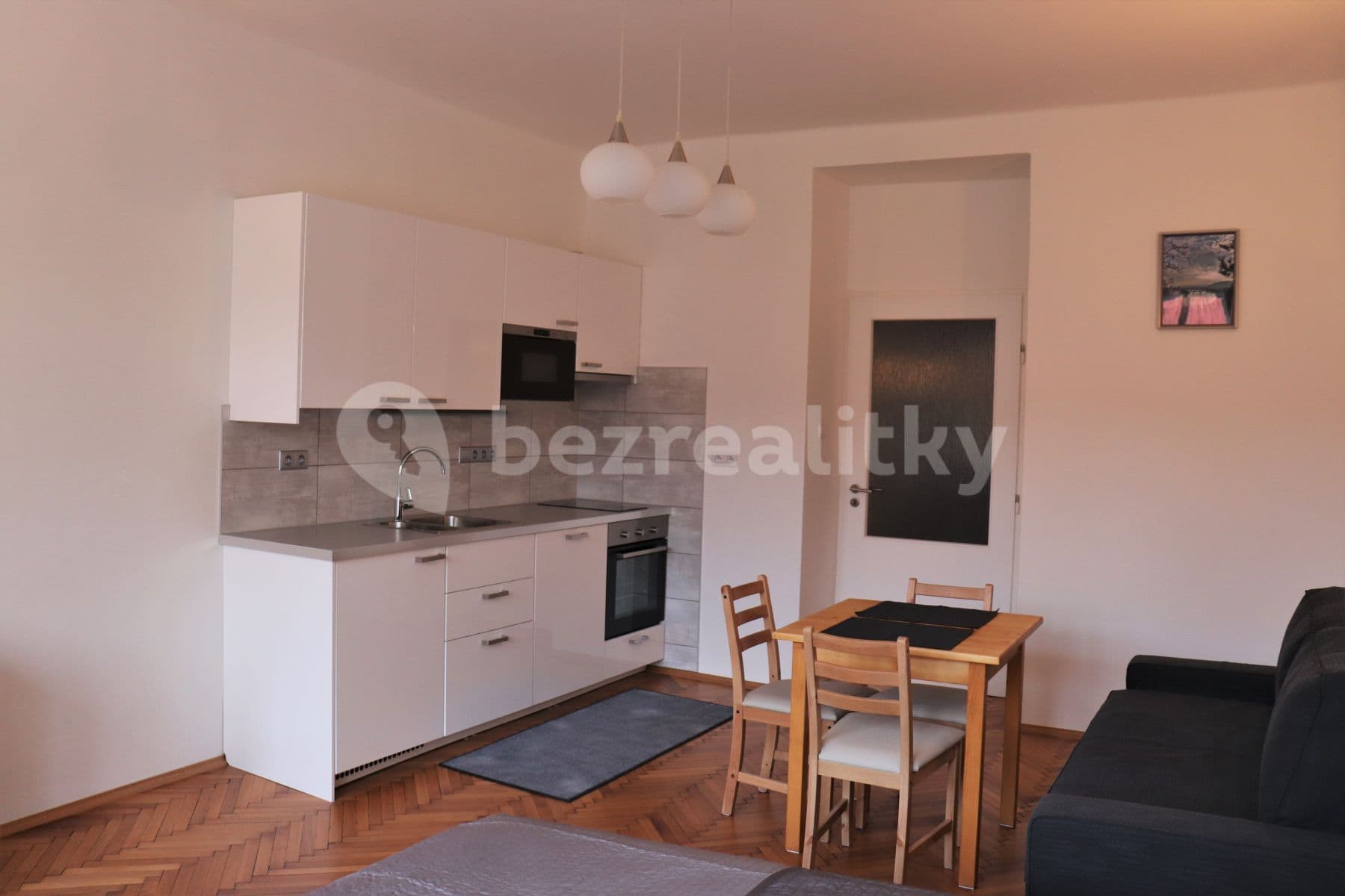 Prenájom bytu 1-izbový 33 m², Sokolovská, Praha, Praha Prenájom bytu 1-izbový 33 m², Sokolovská, Praha, Praha
