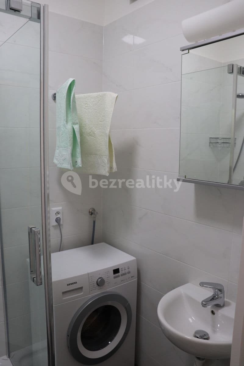 Prenájom bytu 1-izbový 33 m², Sokolovská, Praha, Praha Prenájom bytu 1-izbový 33 m², Sokolovská, Praha, Praha