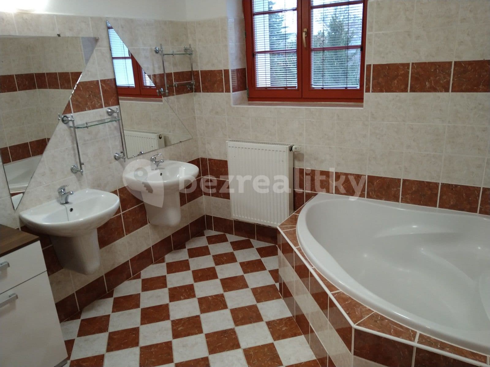 Prenájom bytu 3-izbový 105 m², Beskydská, Bílovec, Moravskoslezský kraj Prenájom bytu 3-izbový 105 m², Beskydská, Bílovec, Moravskoslezský kraj