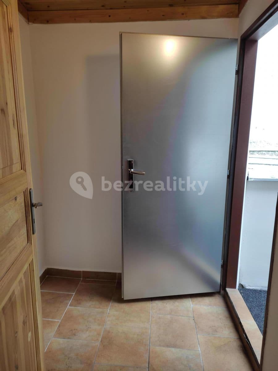 Prenájom bytu Garsoniéra 16 m², Pod Kavalírkou, Praha, Praha Prenájom bytu Garsoniéra 16 m², Pod Kavalírkou, Praha, Praha