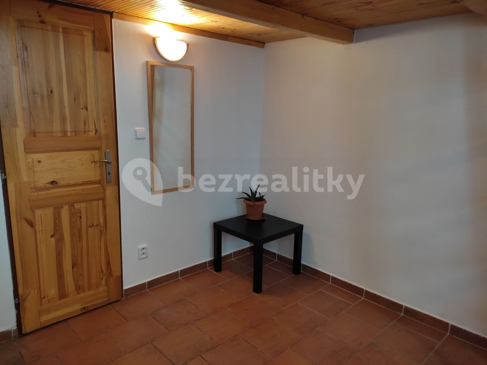 Prenájom bytu Garsoniéra 16 m², Pod Kavalírkou, Praha, Praha Prenájom bytu Garsoniéra 16 m², Pod Kavalírkou, Praha, Praha